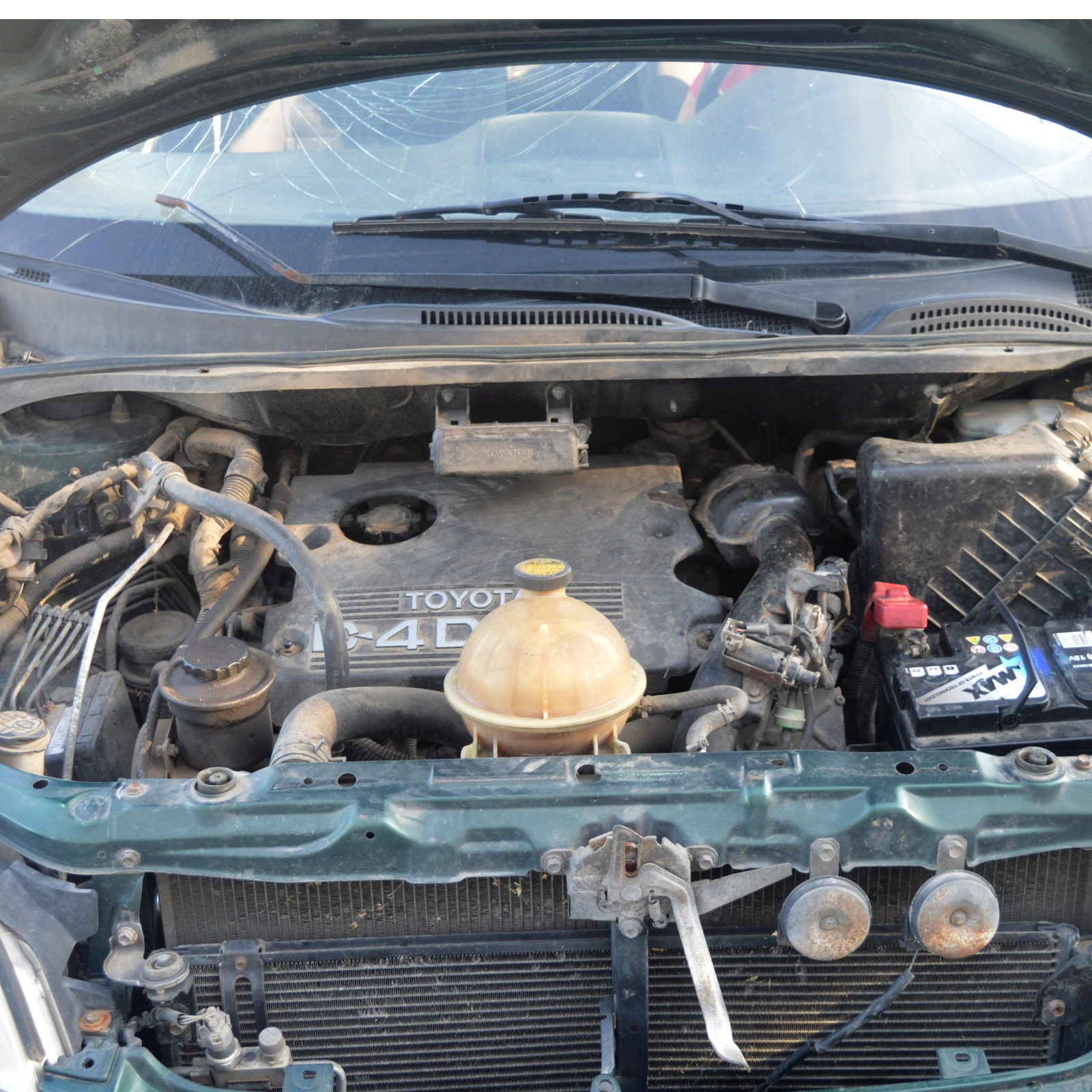 Toyota Avensis verso 2.0 D - изображение 6