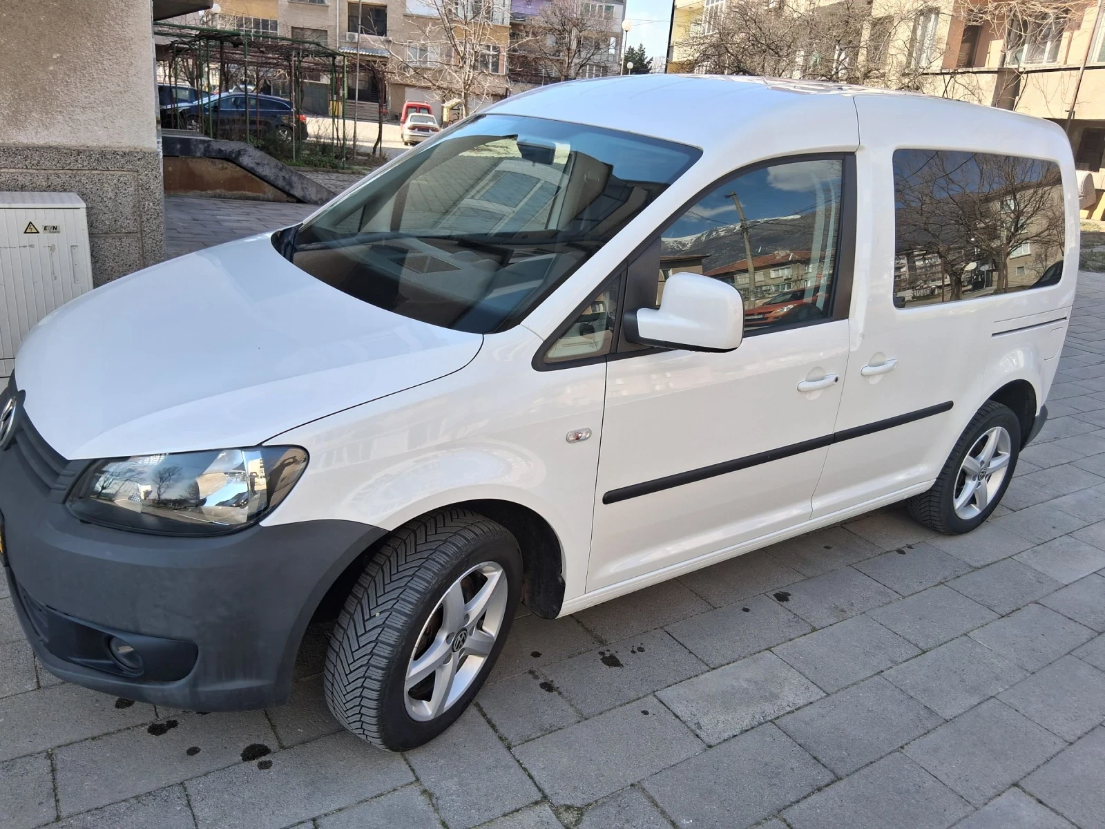 VW Caddy 2.0 TDI 140 кс 5 места