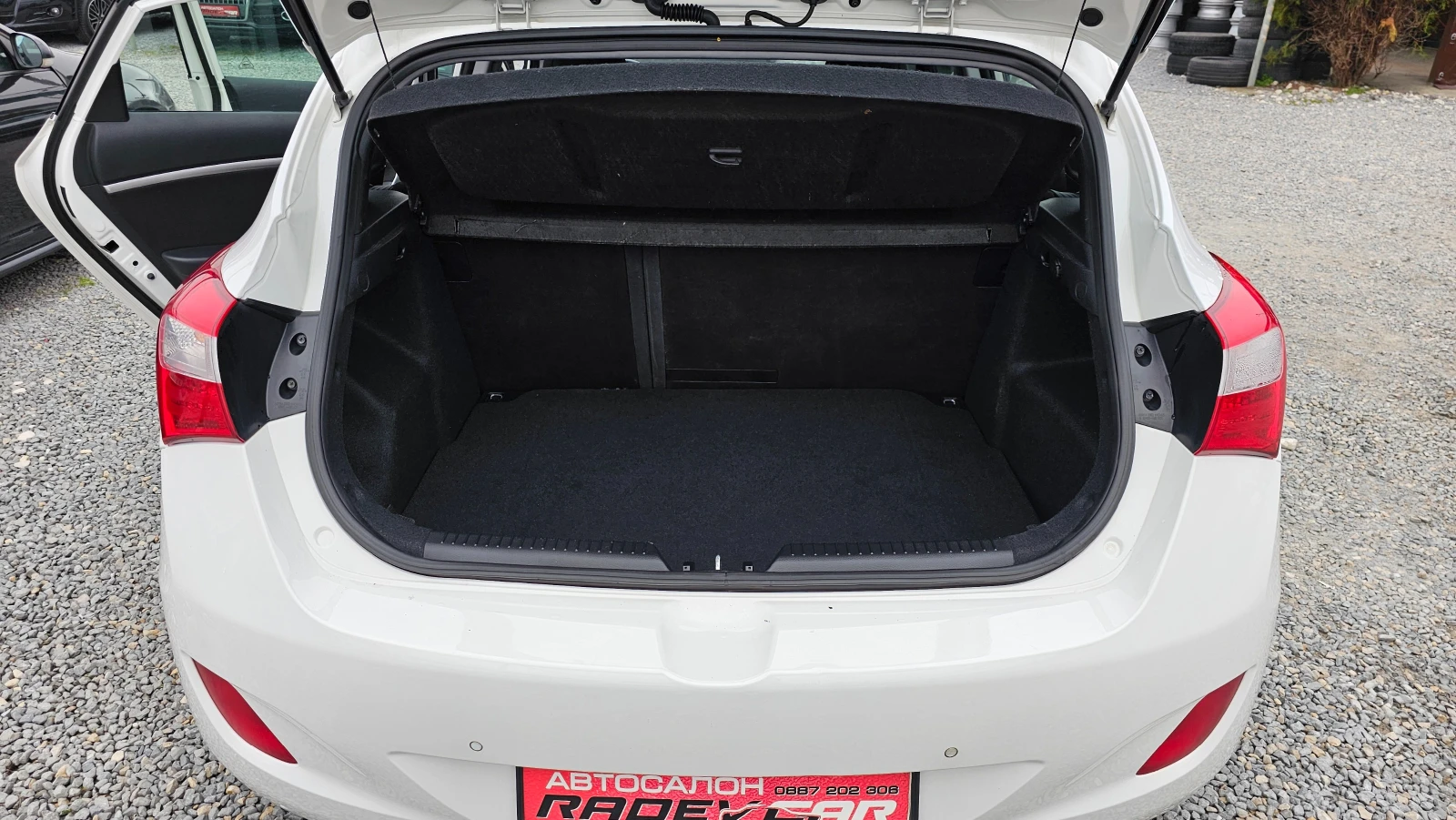 Hyundai I30 1.6GRDI 6 ск.Evro5B, снимка 14 - Автомобили и джипове - 53836859