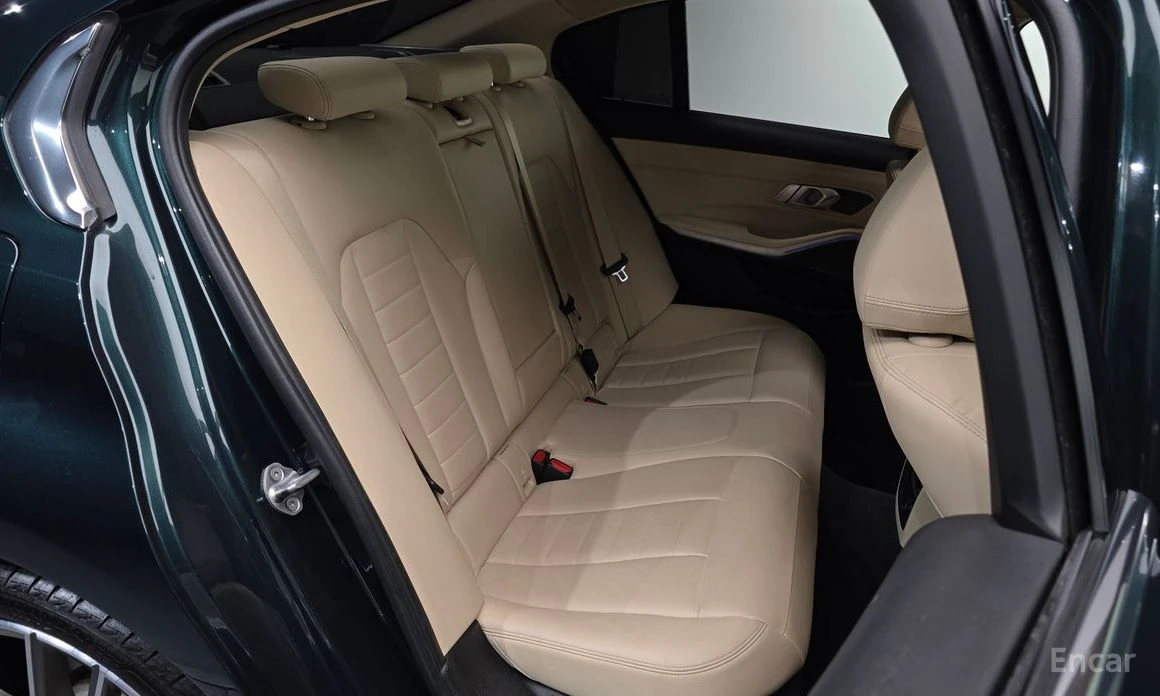 BMW 320 i M-Pack* LASER* HARMAN KARDON* 360 CAM* HEAD-UP* , снимка 16 - Автомобили и джипове - 54021337