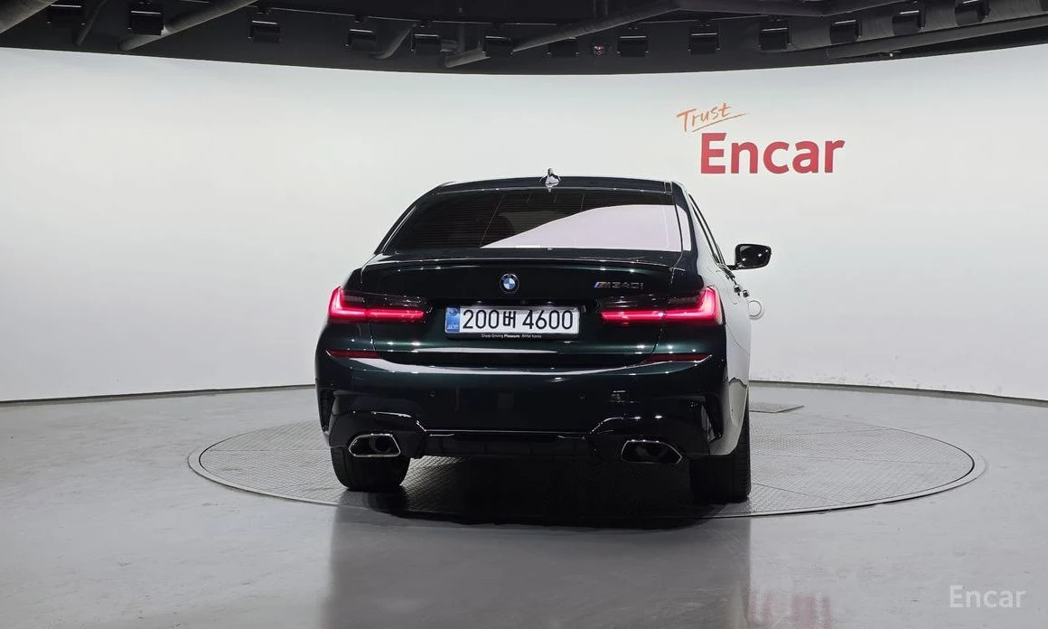 BMW 320 i M-Pack* LASER* HARMAN KARDON* 360 CAM* HEAD-UP* , снимка 4 - Автомобили и джипове - 54021337