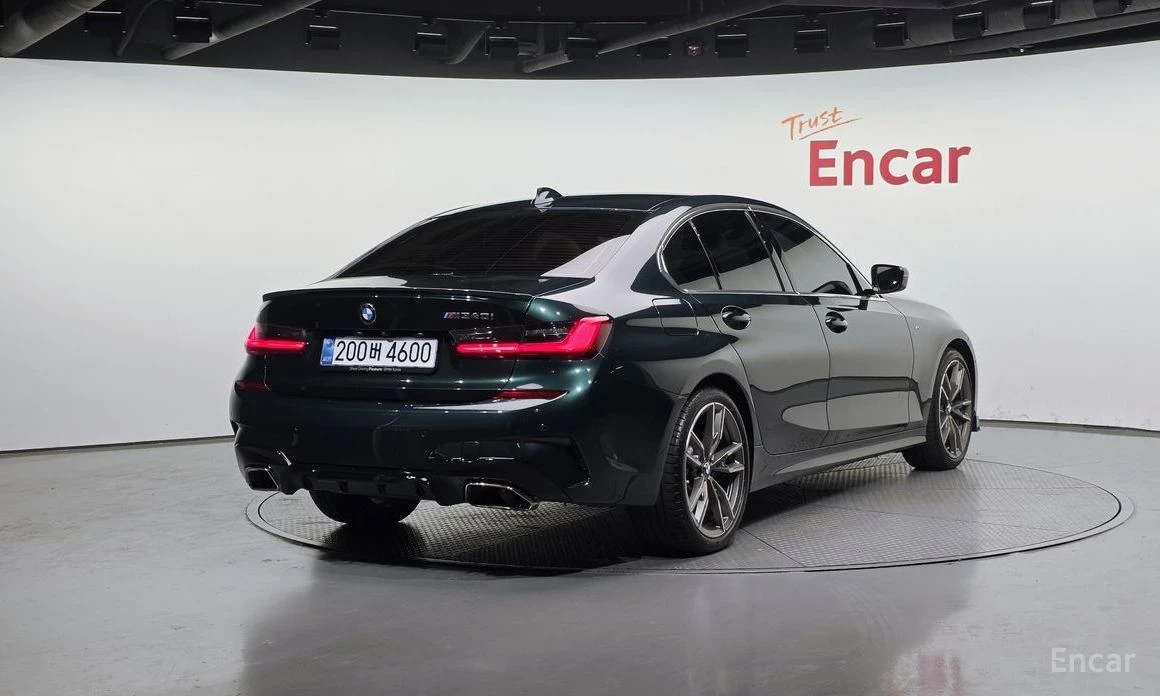 BMW 320 i M-Pack* LASER* HARMAN KARDON* 360 CAM* HEAD-UP* , снимка 3 - Автомобили и джипове - 54021337