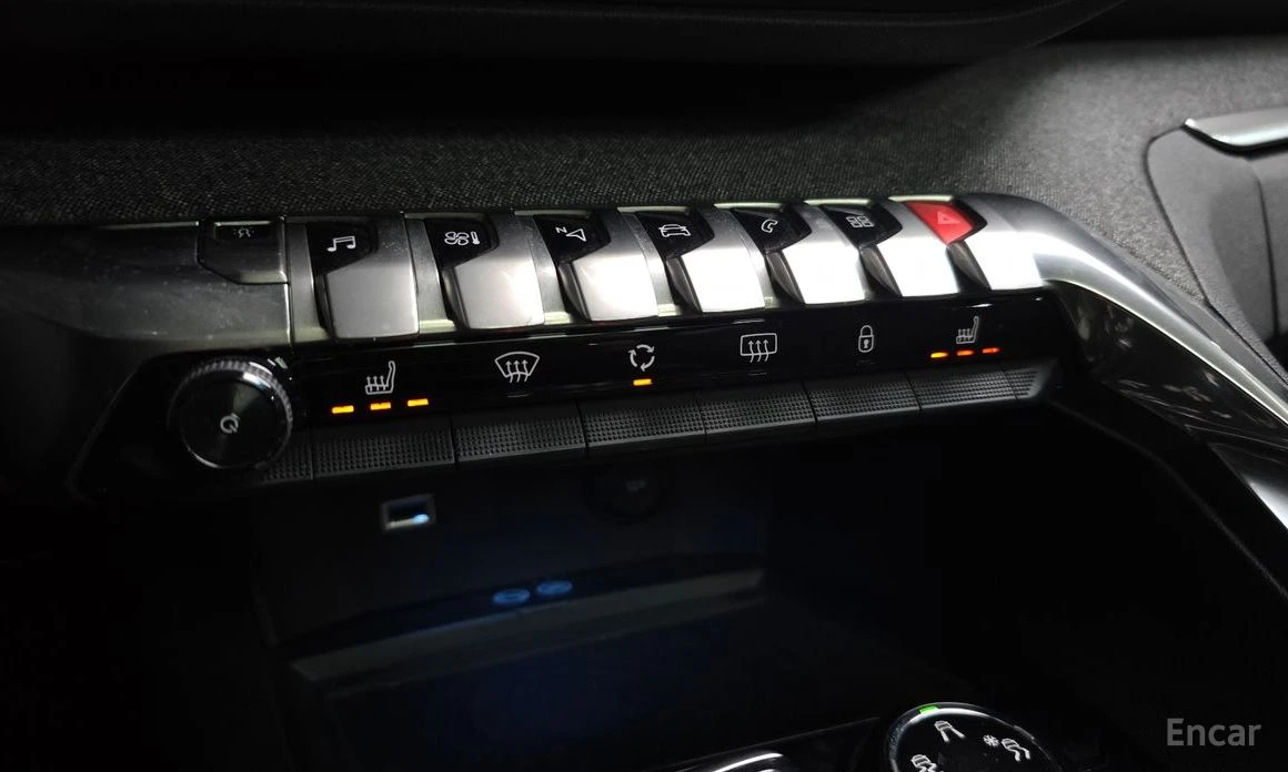 Peugeot 5008 GT LINE* DIGITAL* ПАНОРАМА* КАМЕРА* ПОДГРЕВ* , снимка 17 - Автомобили и джипове - 54043045