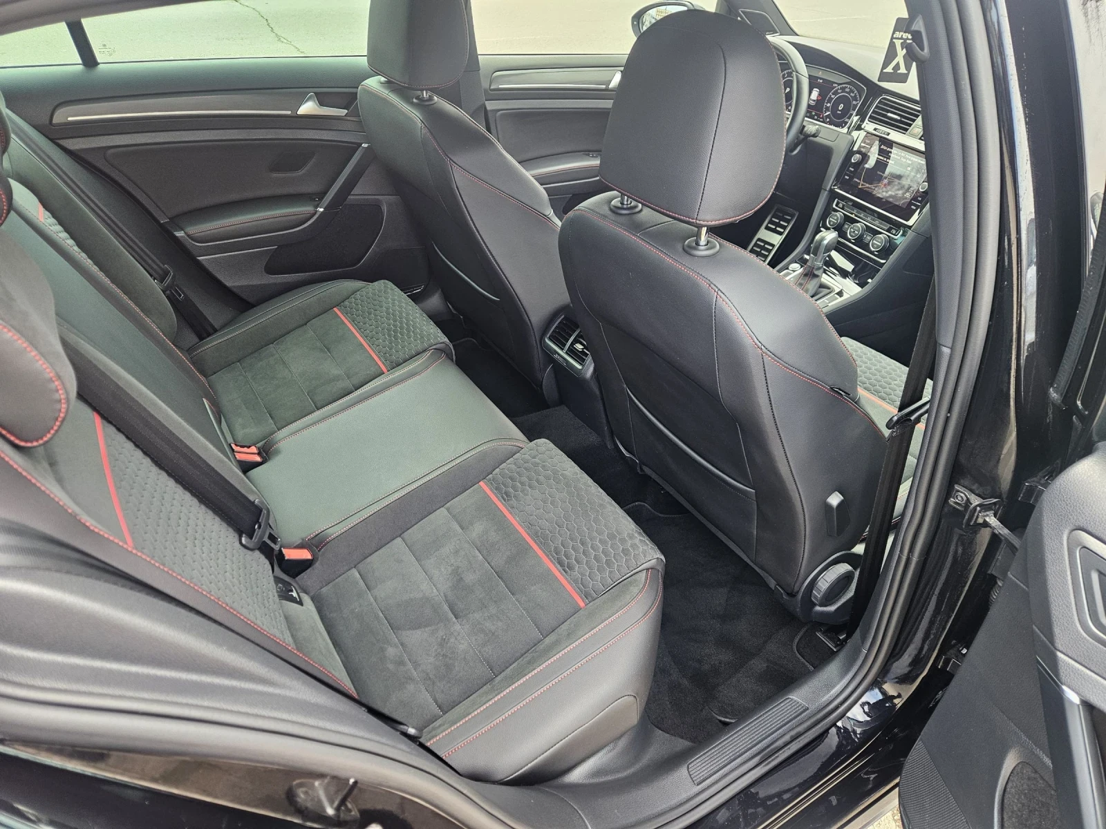 VW Golf 2.0 GTI  PERFOMANCE | Mobile.bg � ����������� 11