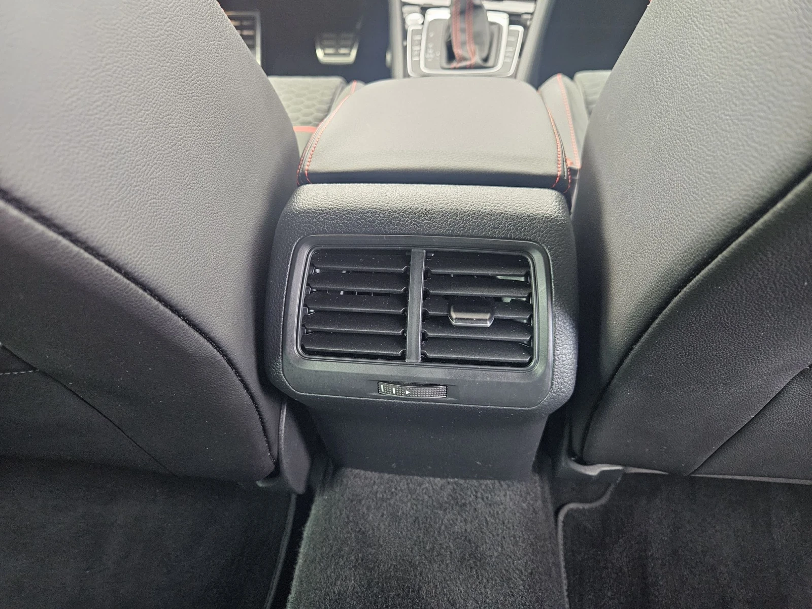 VW Golf 2.0 GTI  PERFOMANCE | Mobile.bg � ����������� 14