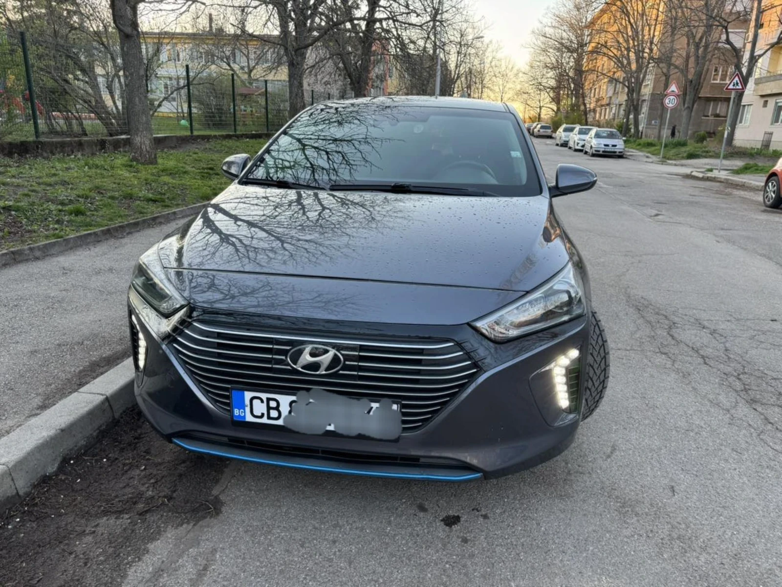 Hyundai Ioniq  Hybrid 2018, 177 000 км, + газ, снимка 16 - Автомобили и джипове - 54154004