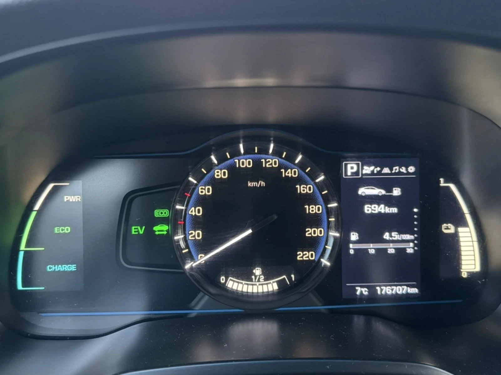 Hyundai Ioniq  Hybrid 2018, 177 000 км, + газ, снимка 13 - Автомобили и джипове - 54154004