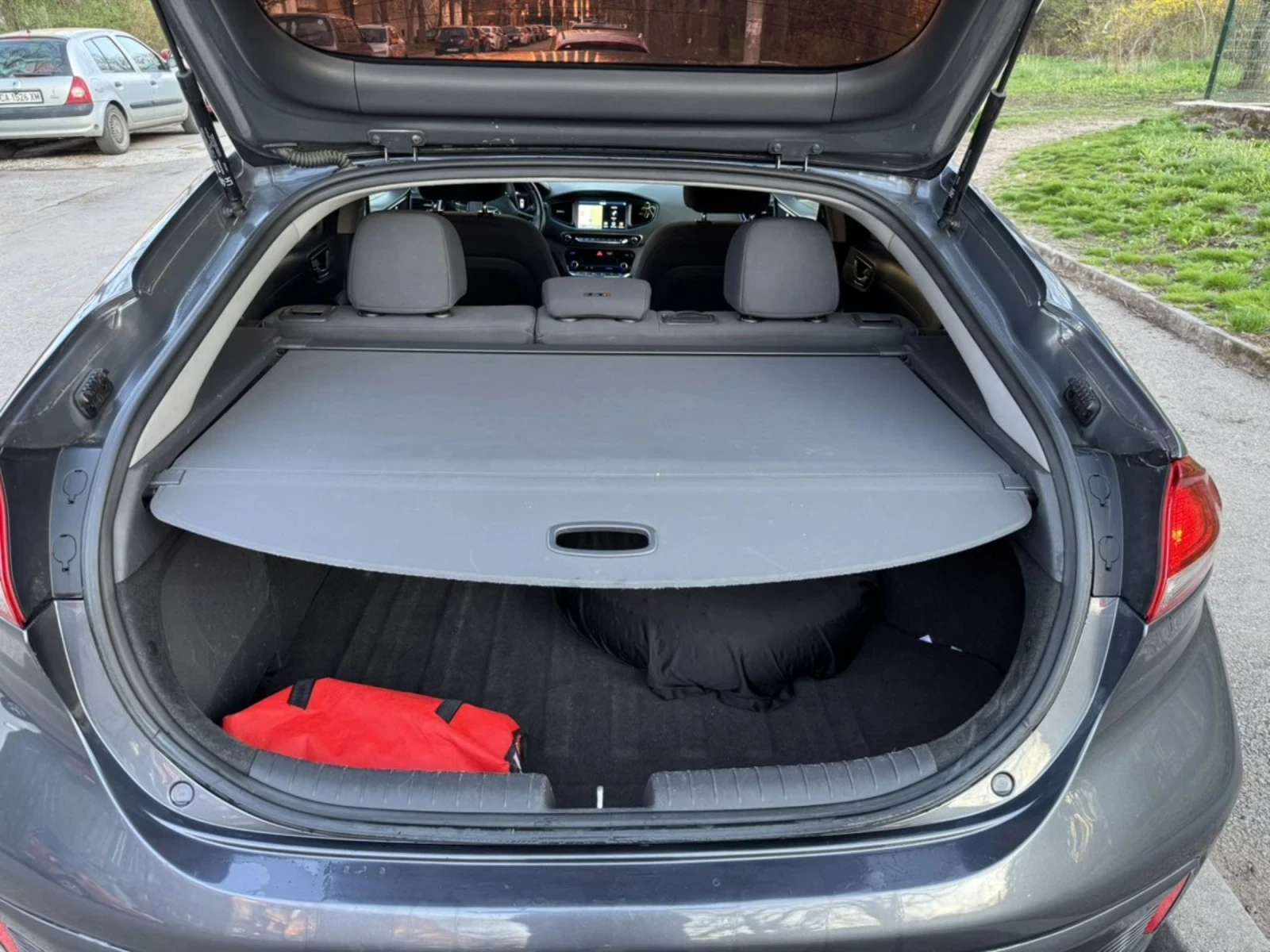 Hyundai Ioniq  Hybrid 2018, 177 000 км, + газ, снимка 3 - Автомобили и джипове - 54154004