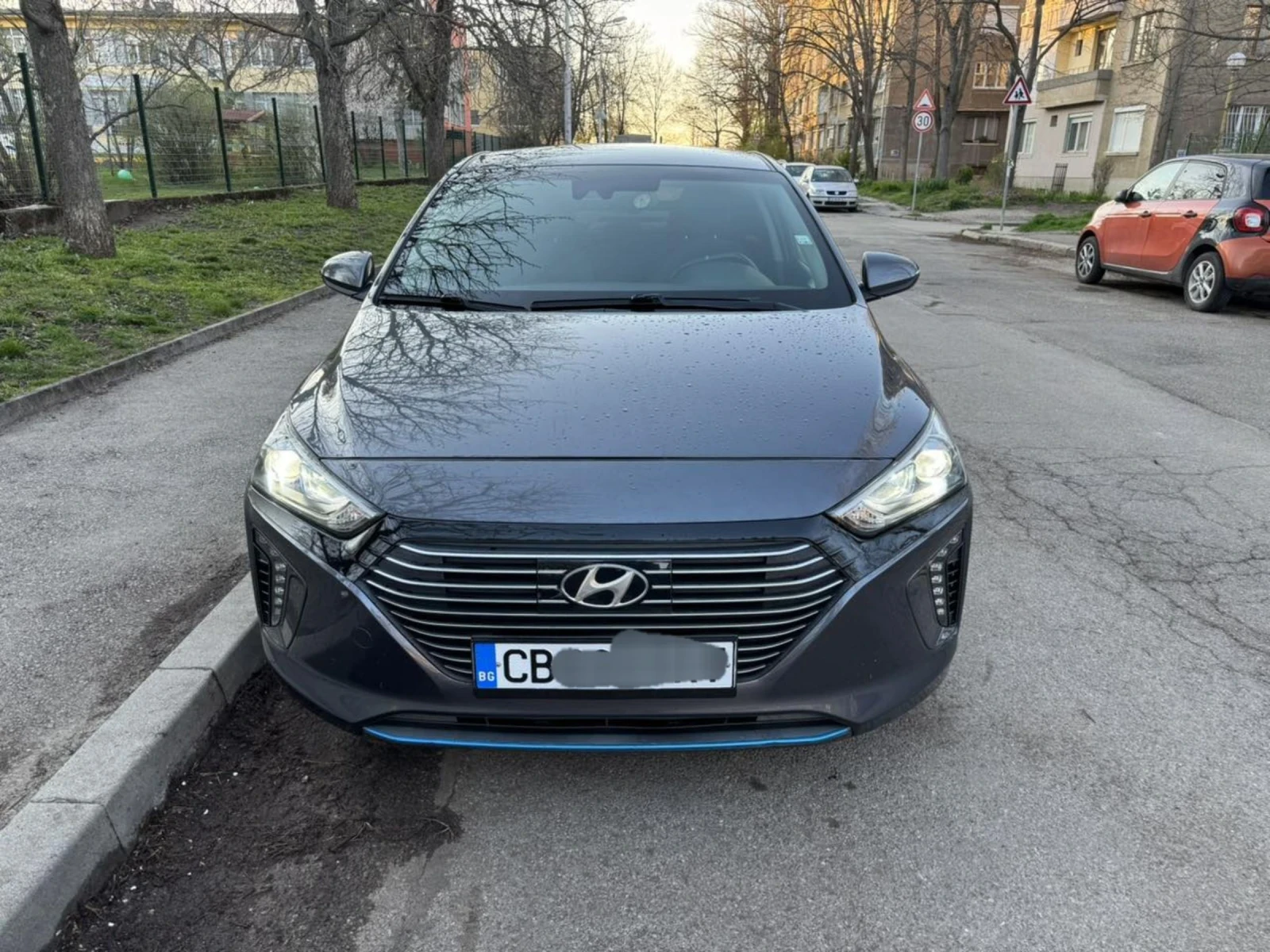 Hyundai Ioniq  Hybrid 2018, 177 000 км, + газ, снимка 5 - Автомобили и джипове - 54154004