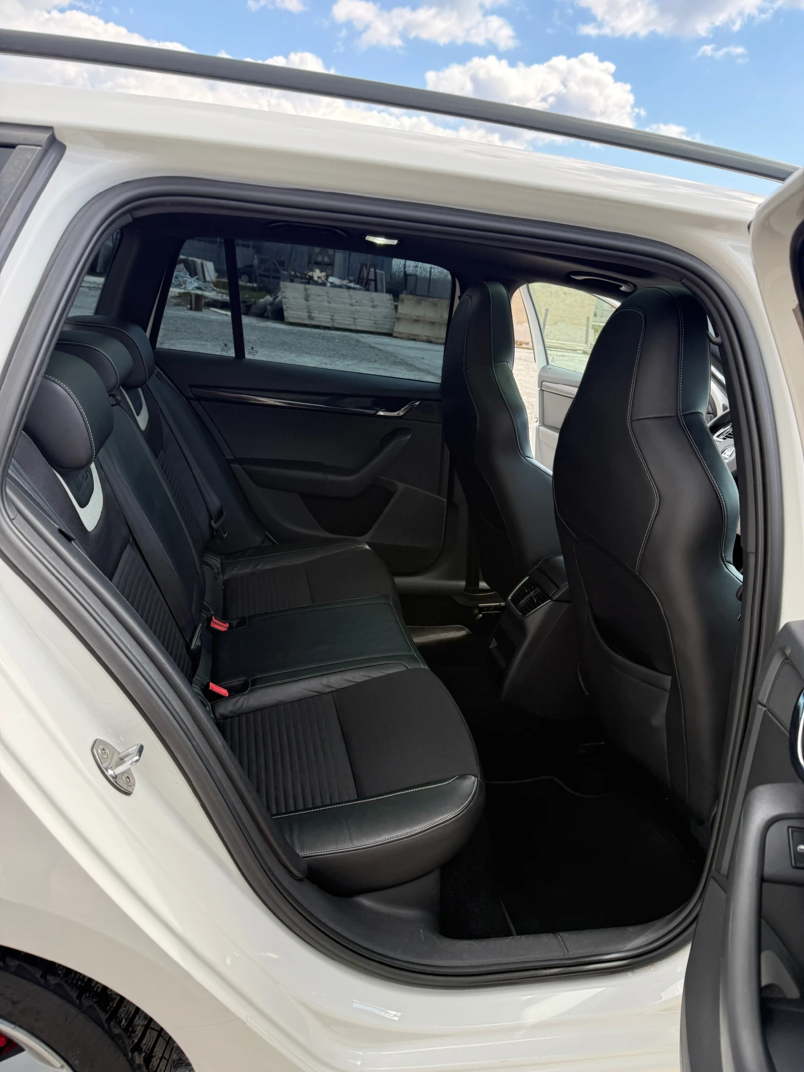 Skoda Octavia, снимка 11 - Автомобили и джипове - 54184025