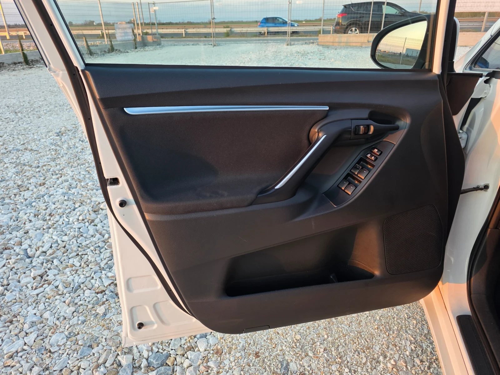 Toyota Verso 2.0 D4D Панорама Navi Камера, снимка 5 - Автомобили и джипове - 54259924