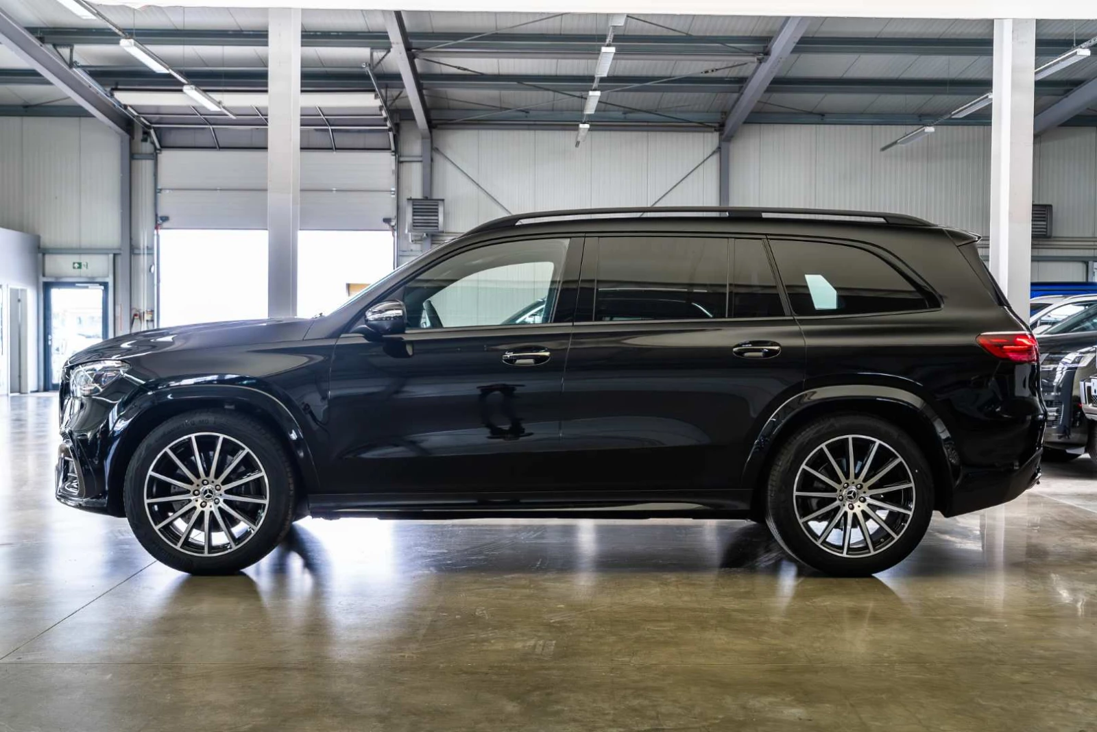 Mercedes-Benz GLS 450 FACELIFT* 4 MATIC* EDITION AMG* EXCLUSIVE* PANO* 3, снимка 3 - Автомобили и джипове - 54510863