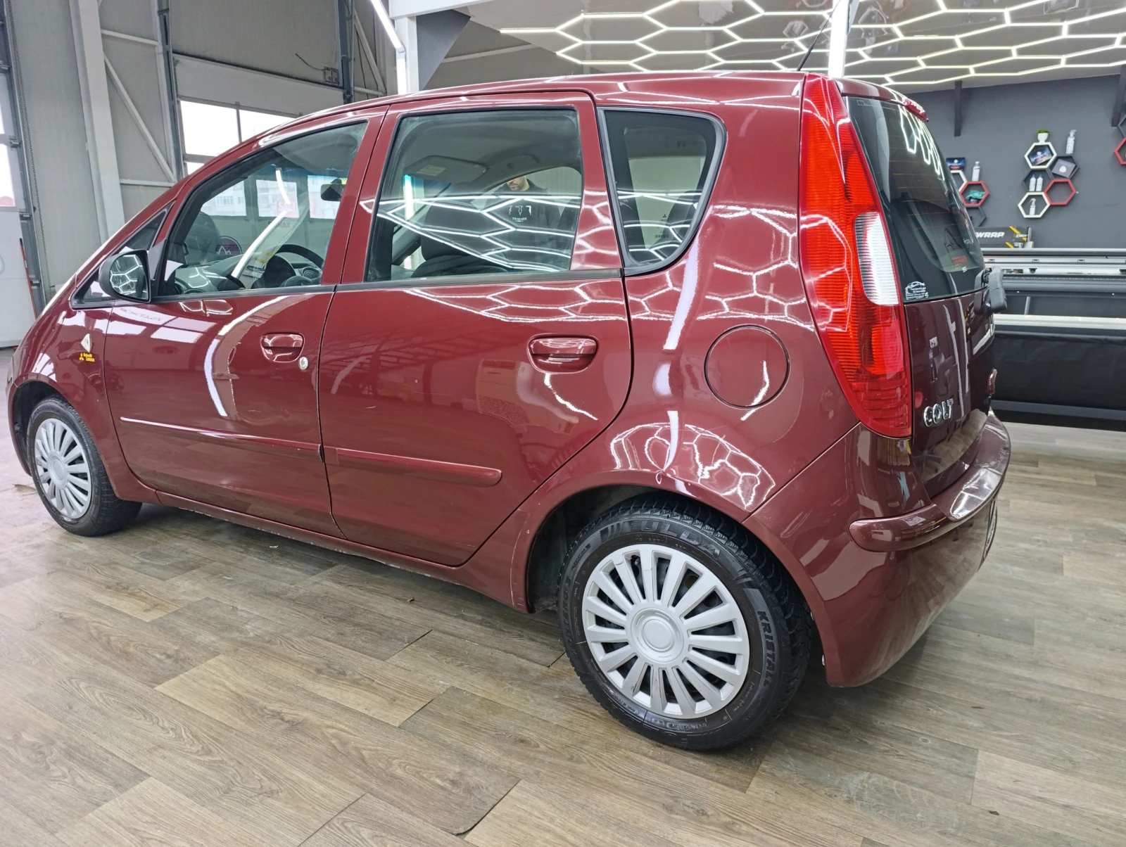 Mitsubishi Colt 1.3i 95k.c., снимка 5 - Автомобили и джипове - 54643256
