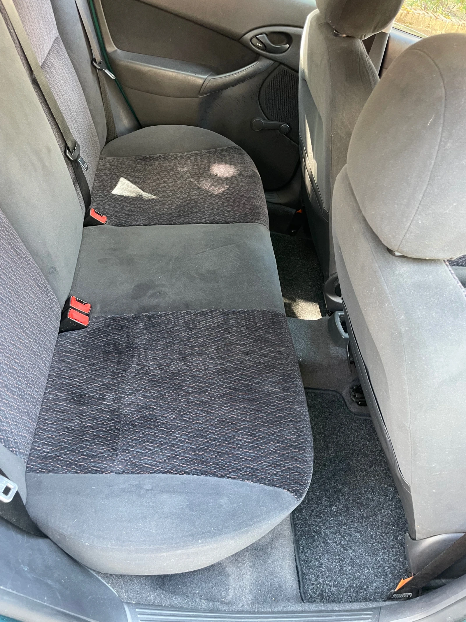 Ford Focus 1.6 бензин, снимка 6 - Автомобили и джипове - 55221929