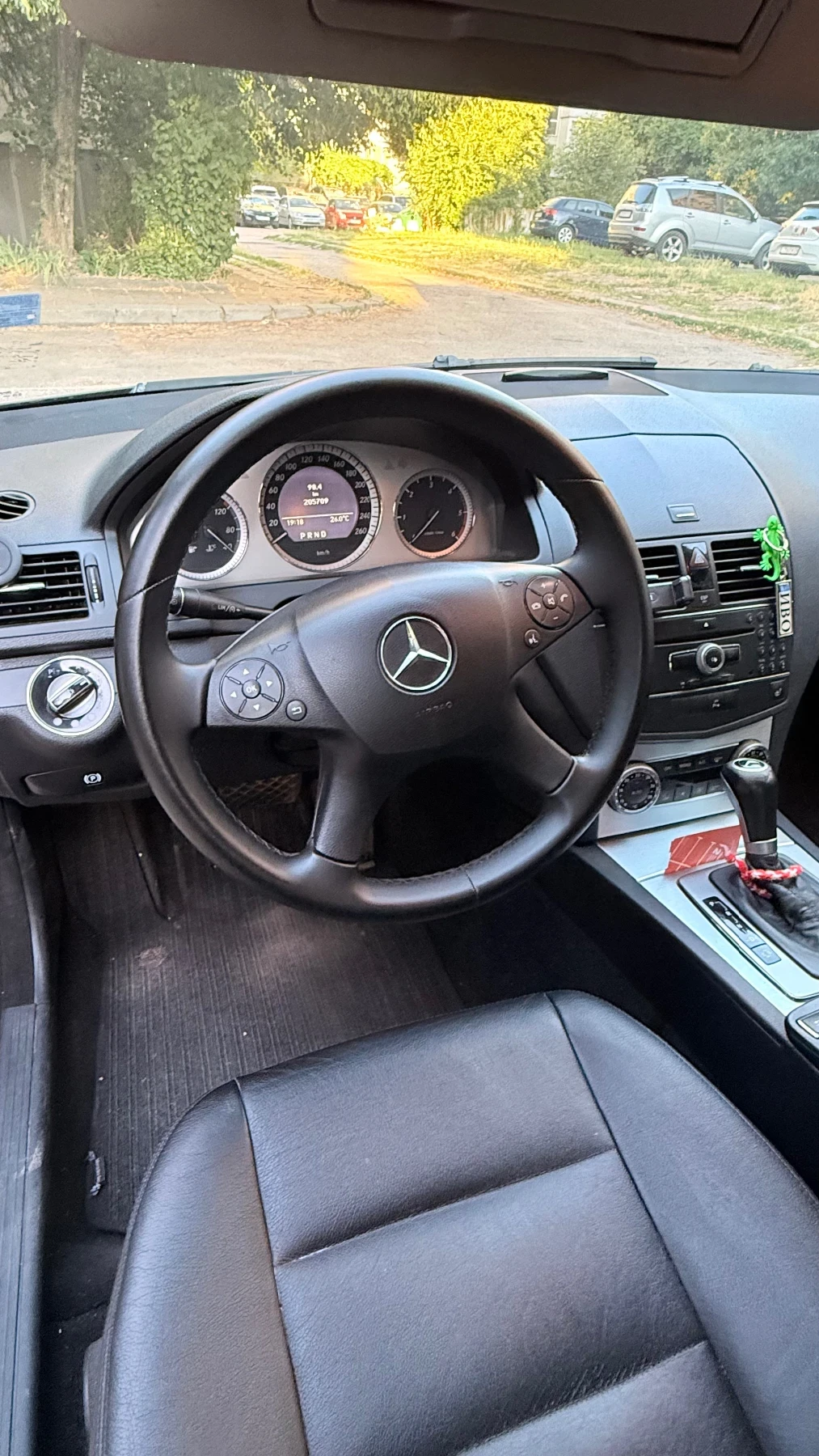 Mercedes-Benz C 320