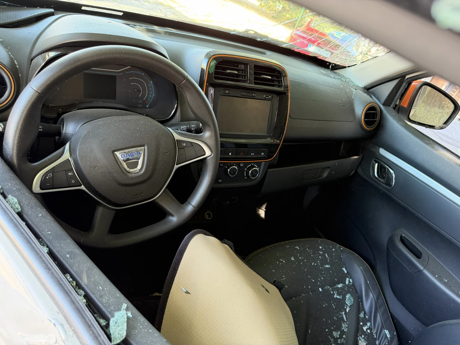 Dacia Spring, снимка 6 - Автомобили и джипове - 55705017