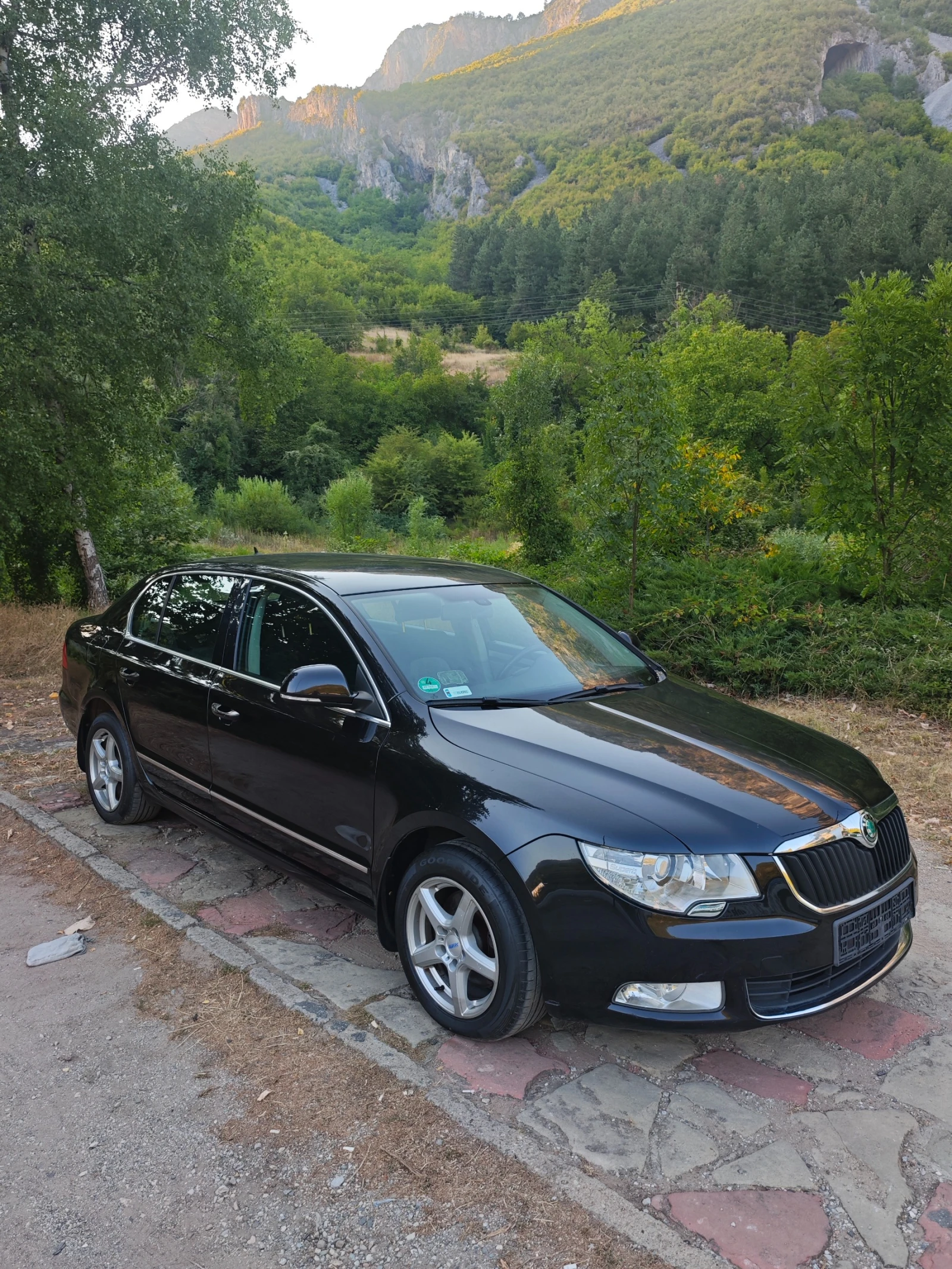 Skoda Superb 1.4TSI 125 КС, снимка 14 - Автомобили и джипове - 55898283