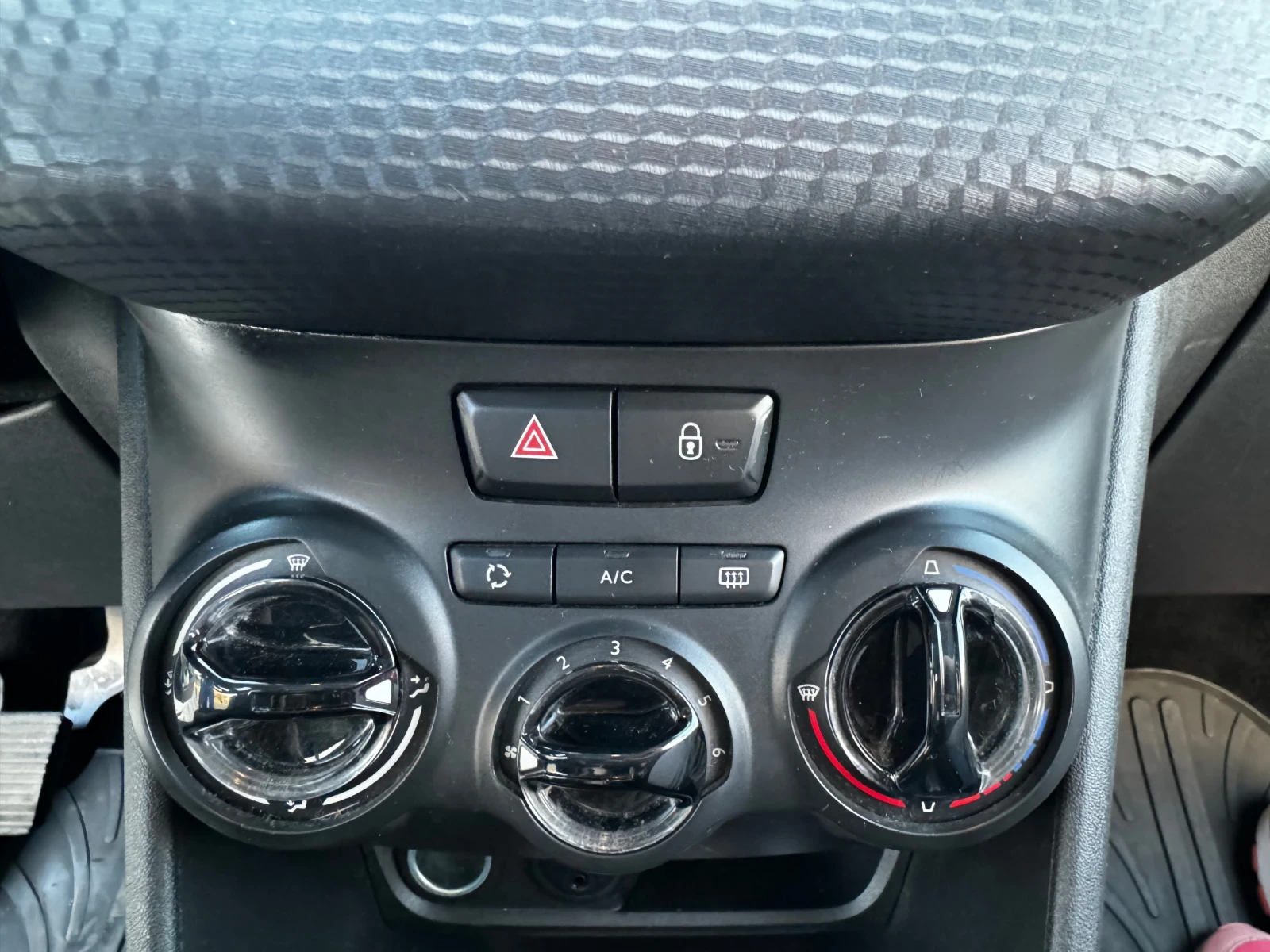 Peugeot 2008 1.6 HDI, снимка 8 - Автомобили и джипове - 55947055