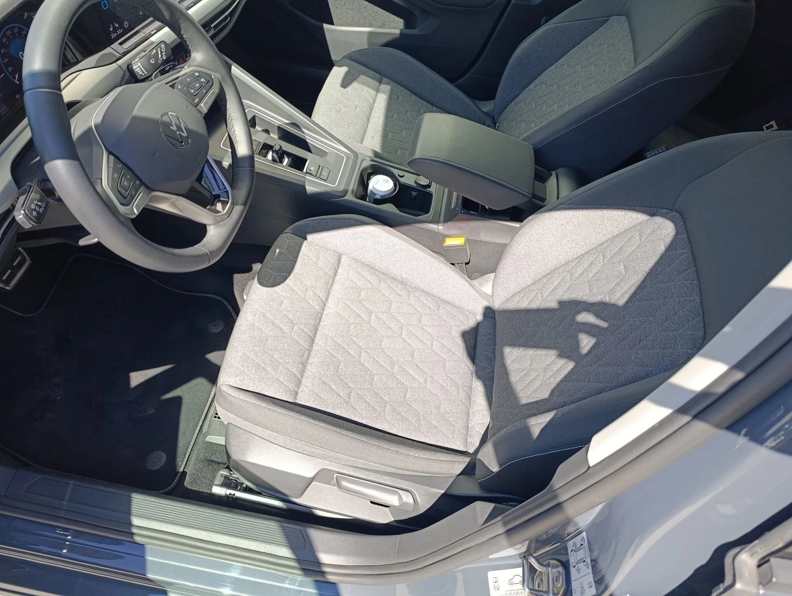 VW Golf 1.5 eTSI  НОВ!, снимка 8 - Автомобили и джипове - 55989332