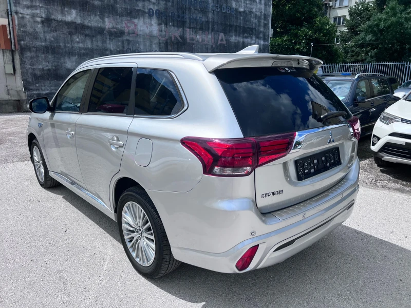 Mitsubishi Outlander 2.4PHEV, ШВЕЙЦАРИЯ, снимка 4 - Автомобили и джипове - 43329288