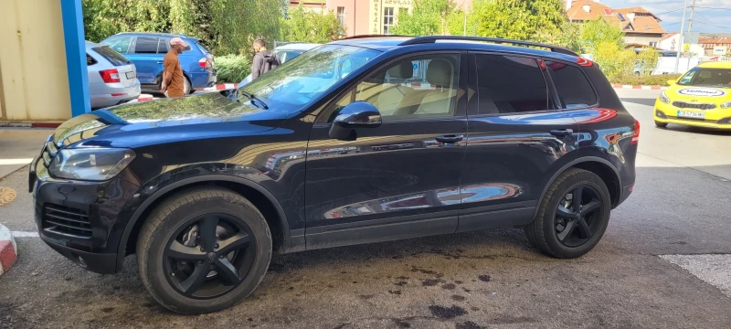 VW Touareg, снимка 3 - Автомобили и джипове - 52747402