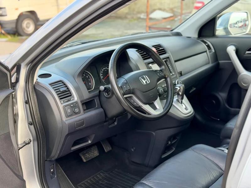 Honda Cr-v 2.0i Executive 4х4 Автоматик/Кожа/Панорама/Нави/, снимка 8 - Автомобили и джипове - 53575474