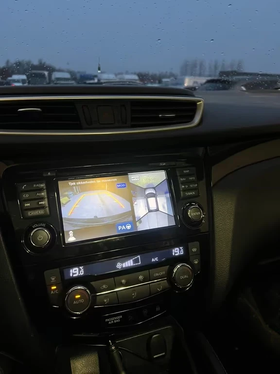 Nissan Qashqai 1.6d Aut.131ps Tekna DK, снимка 10 - Автомобили и джипове - 53137867