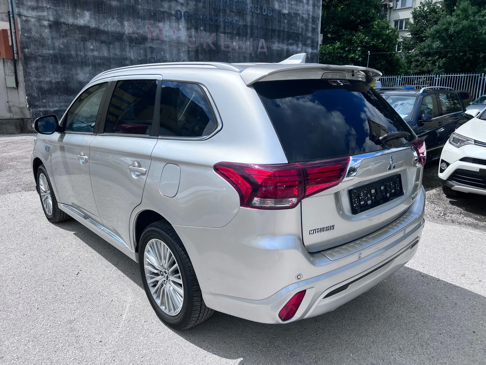 Mitsubishi Outlander 2.4PHEV, ШВЕЙЦАРИЯ - изображение 4