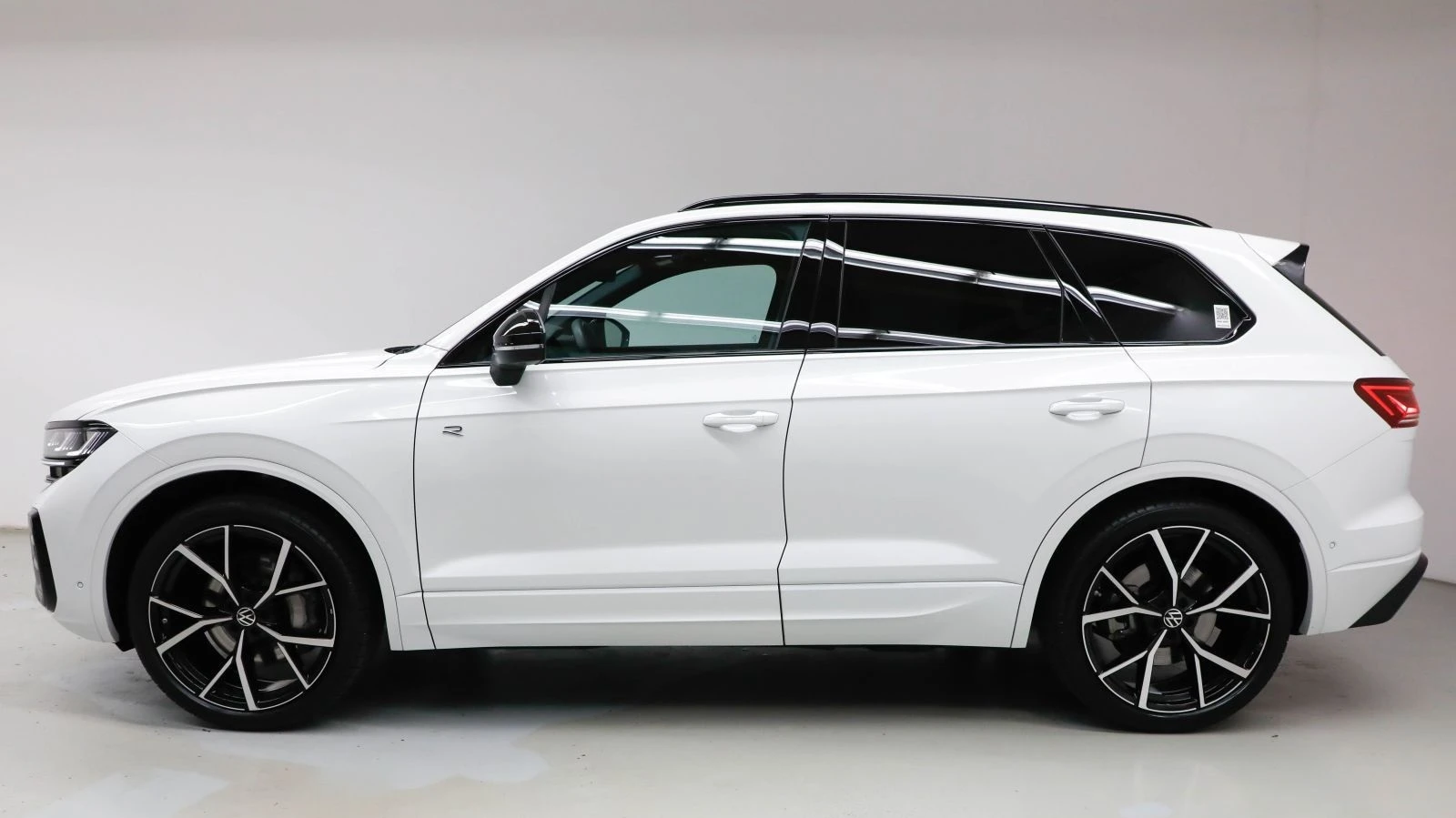 VW Touareg 3.0 TSI V6 4Motion = R-Line= Гаранция - изображение 5