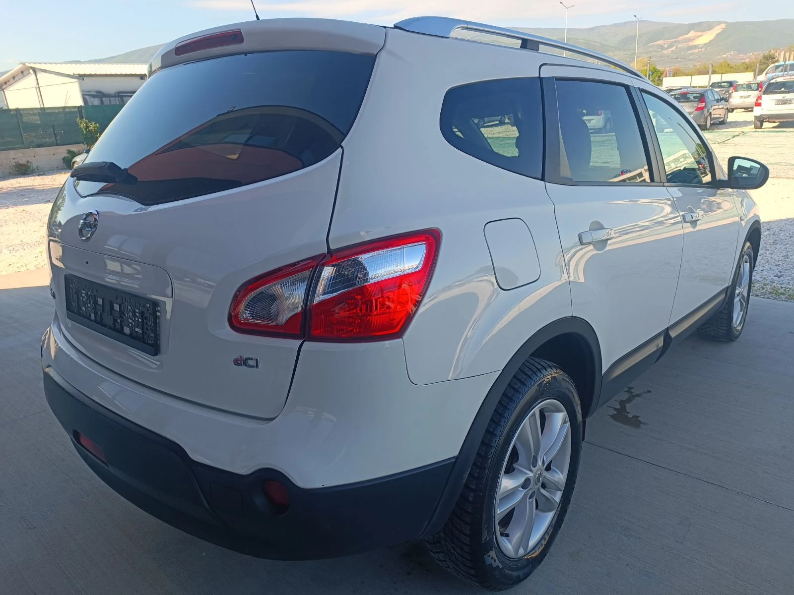 Nissan Qashqai 2.0 DCi - изображение 4