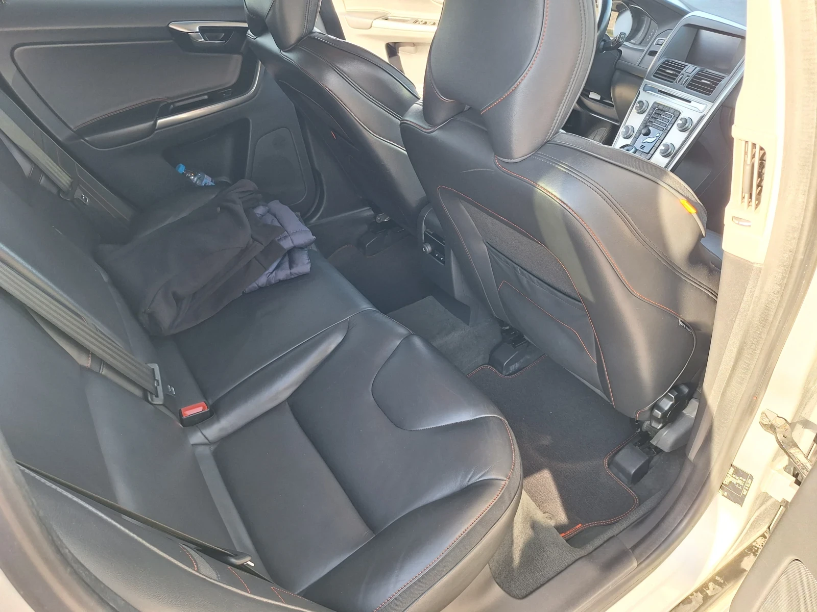 Volvo XC60 2.4 D5, снимка 11 - Автомобили и джипове - 53786700