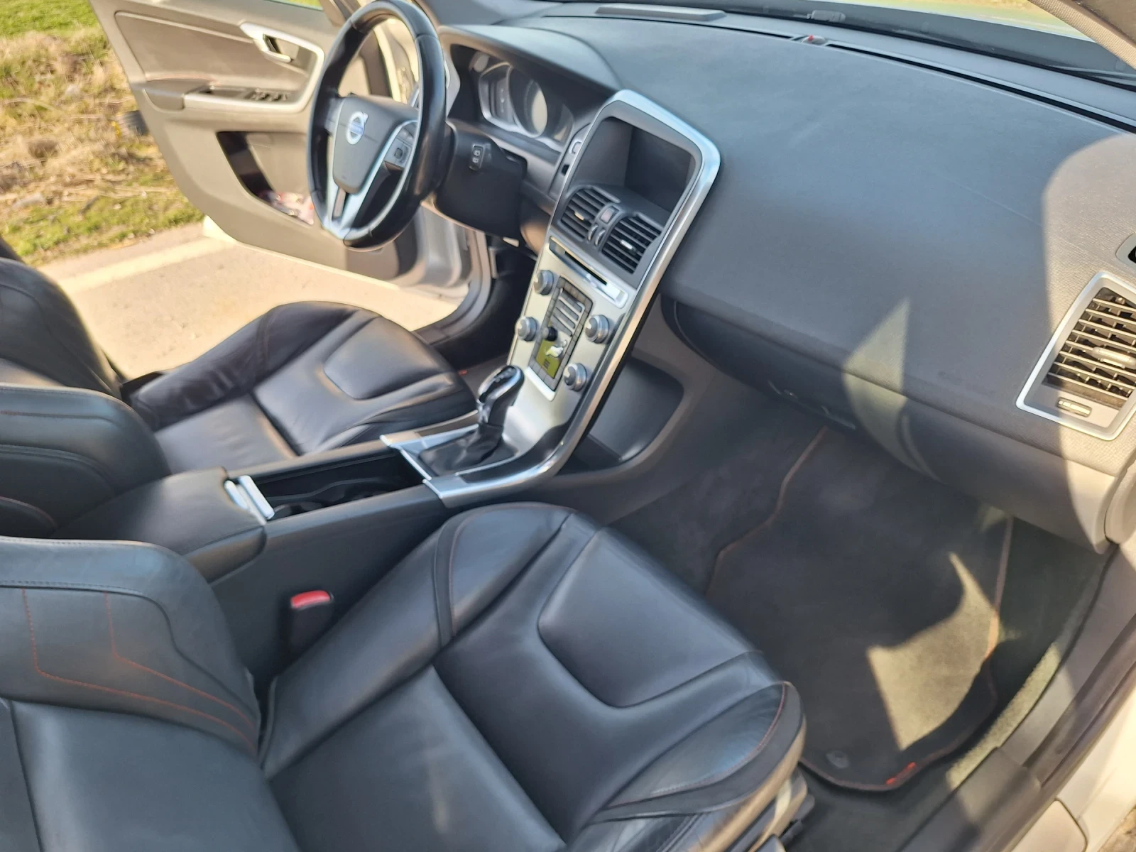 Volvo XC60 2.4 D5, снимка 12 - Автомобили и джипове - 53786700