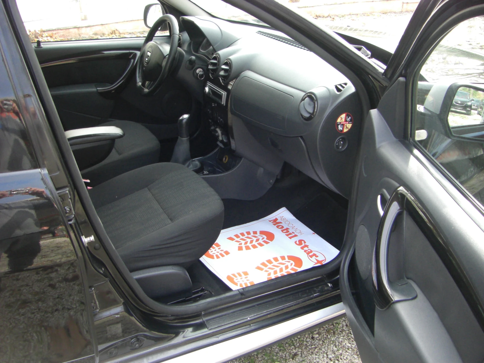 Dacia Duster 1.6i GPL ЗАВОДСКИ, снимка 15 - Автомобили и джипове - 53958814