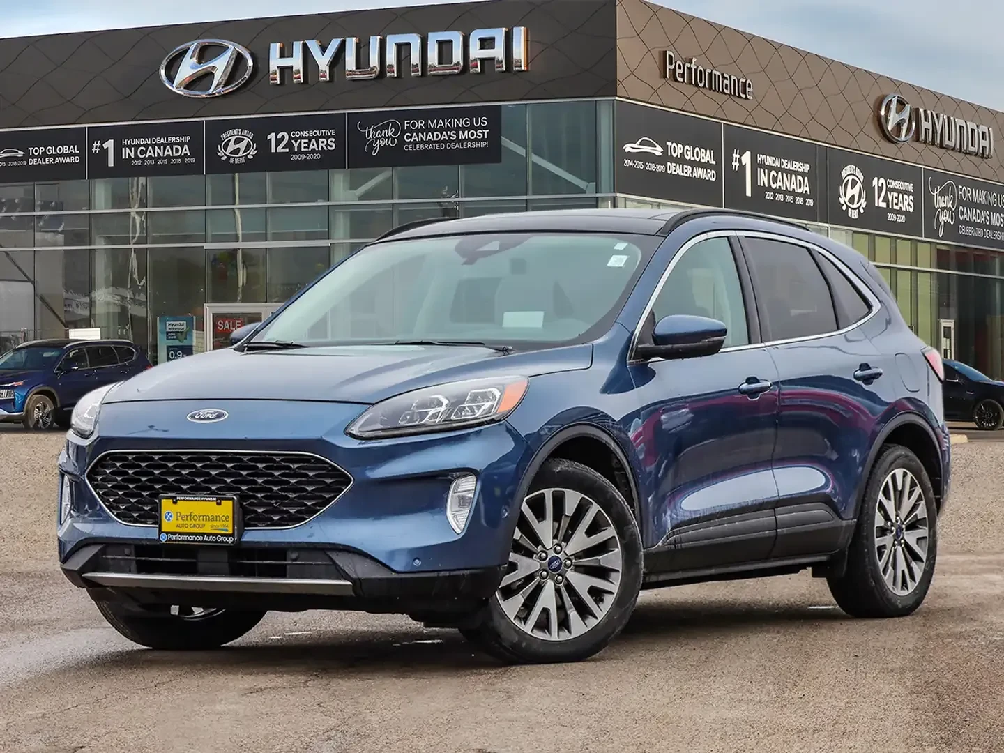 Ford Escape 2.5 HYBRID AWD PANO B&O ПОДГРЕВ ВОЛАН ВИРТУАЛНО Т