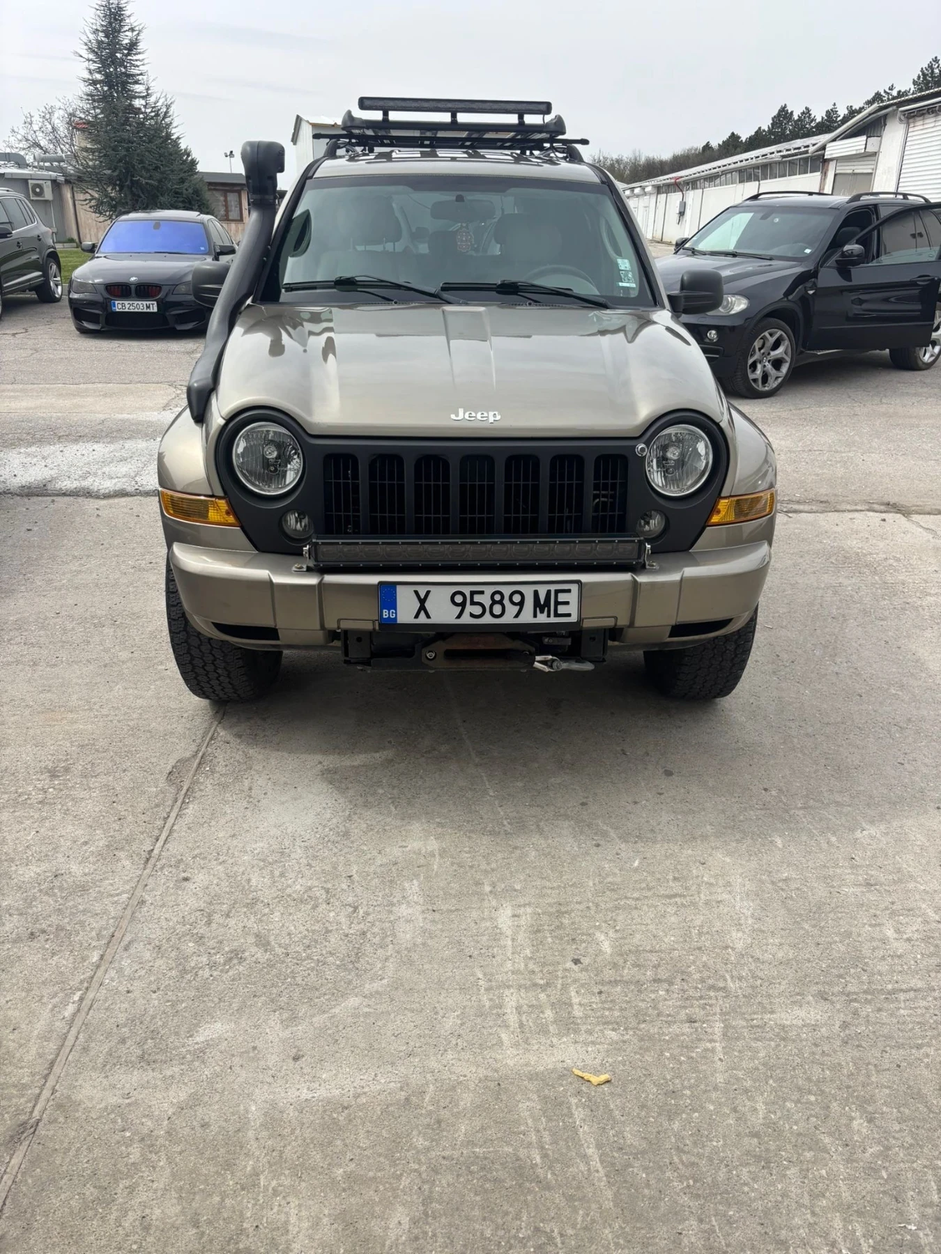 Jeep Cherokee, снимка 12 - Автомобили и джипове - 54217887