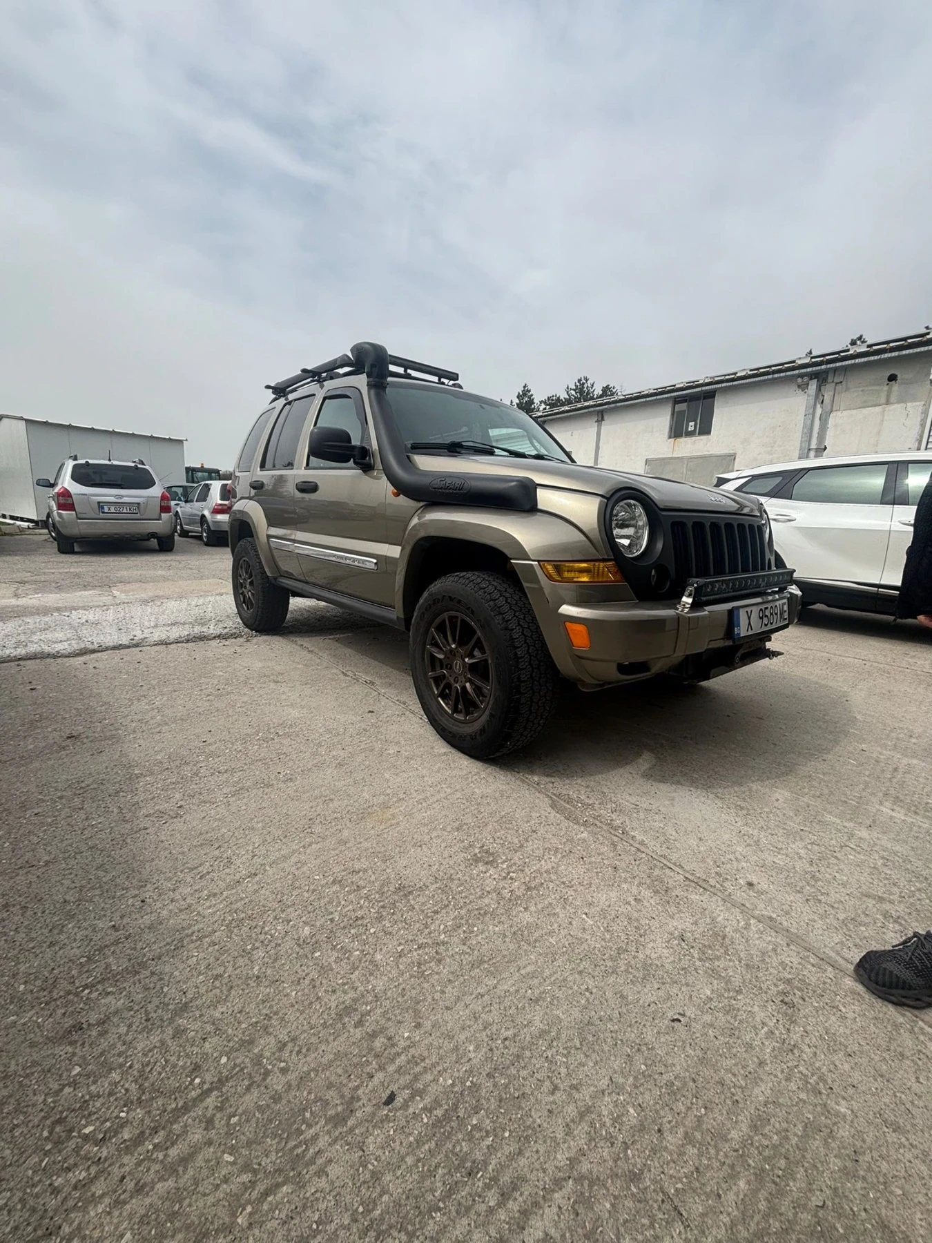 Jeep Cherokee, снимка 4 - Автомобили и джипове - 54217887