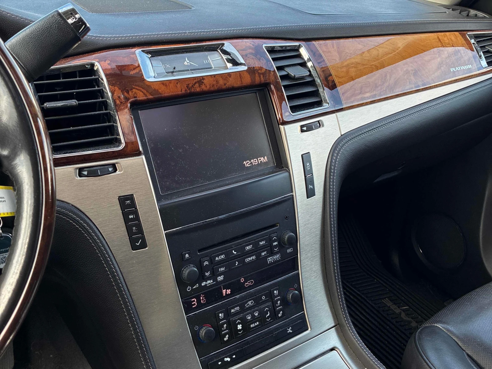 Cadillac Escalade PLATINUM * * CARFAX * * АВТО КРЕДИТ * * , снимка 9 - Автомобили и джипове - 54219341