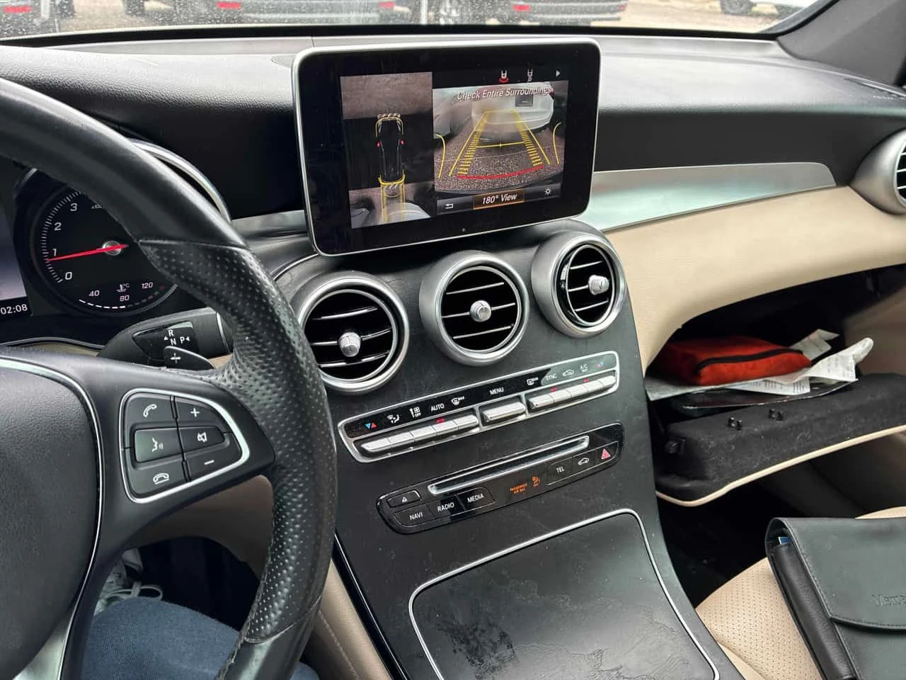 Mercedes-Benz GLC 300 4MATIC * ГЛАВНО ПРЕДСТАВИТЕЛСТВО НА MERCEDES* , снимка 9 - Автомобили и джипове - 54398357