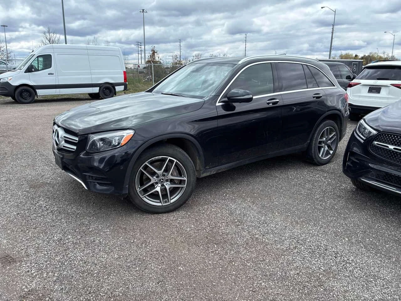 Mercedes-Benz GLC 300 4MATIC * ГЛАВНО ПРЕДСТАВИТЕЛСТВО НА MERCEDES* , снимка 3 - Автомобили и джипове - 54398357