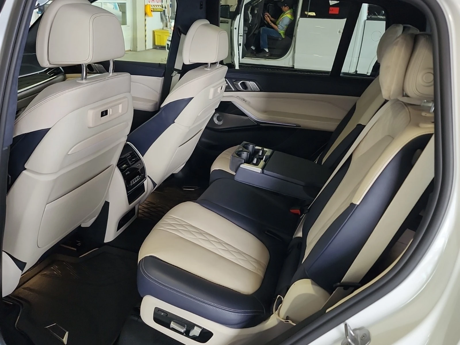 BMW X7 4.4L 8cyl AWD | Mobile.bg � ����������� 12
