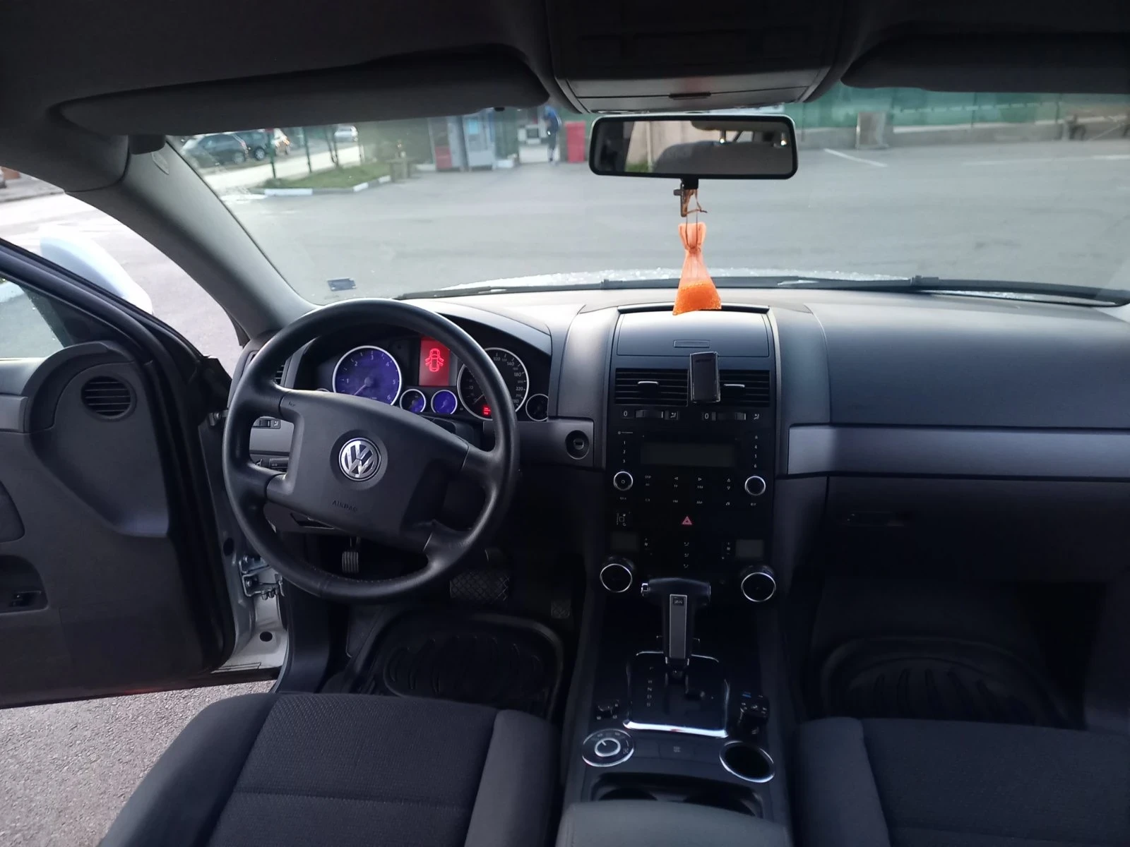 VW Touareg 2.5, снимка 7 - Автомобили и джипове - 55618502