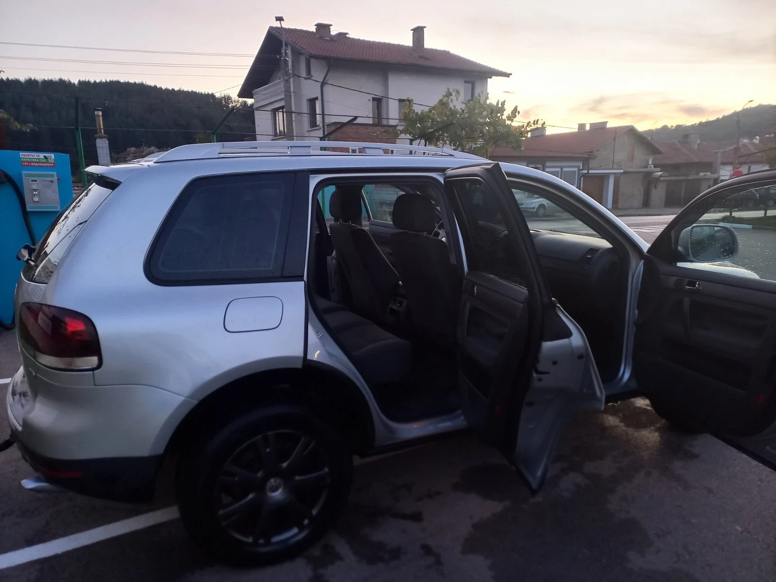 VW Touareg 2.5, снимка 6 - Автомобили и джипове - 55618502
