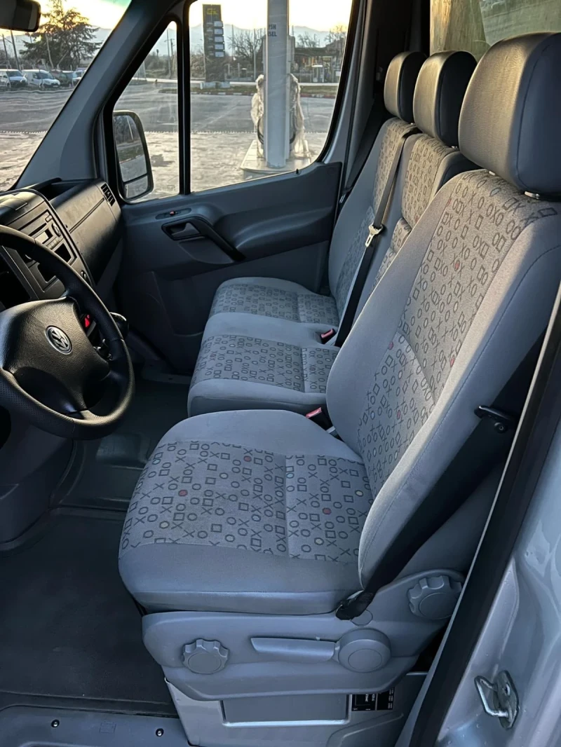 VW Crafter 2.5 TDI 163кс Климатик 149 000 КМ ! 4бр. НОВИ ГУМИ, снимка 13 - Бусове и автобуси - 49067176