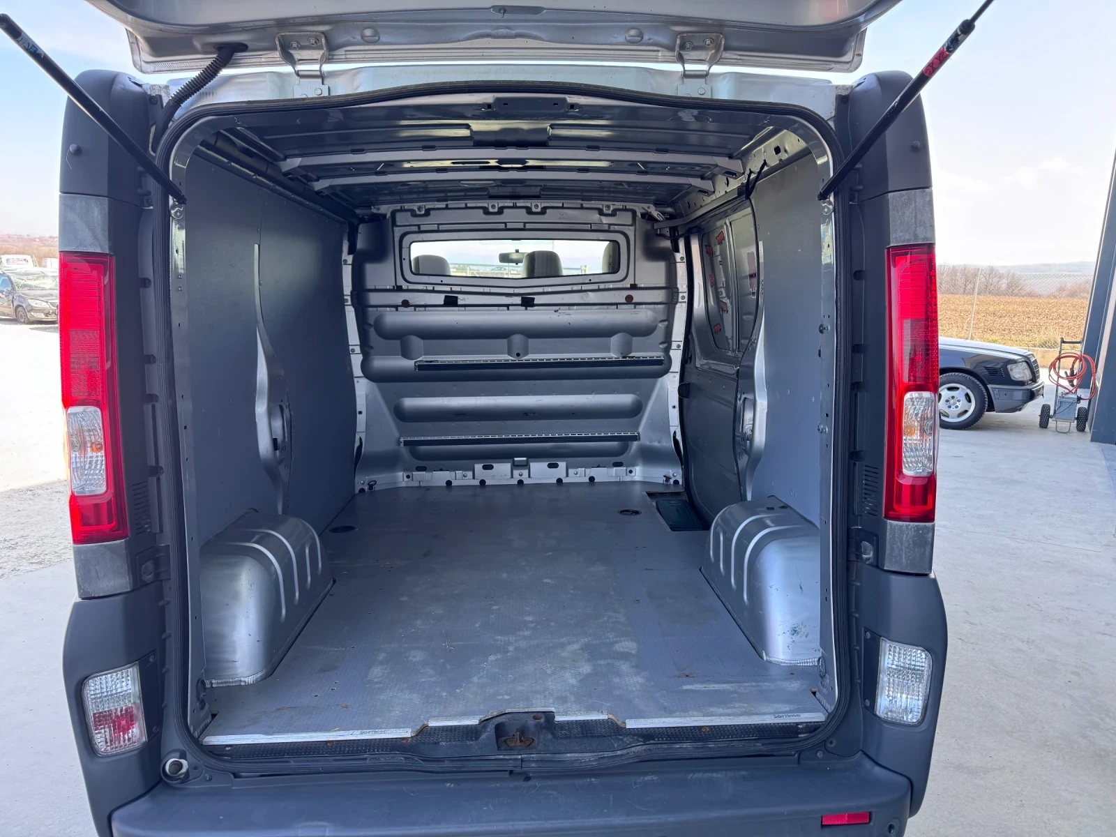 Opel Vivaro EVRO 5 B, снимка 13 - Бусове и автобуси - 53825967