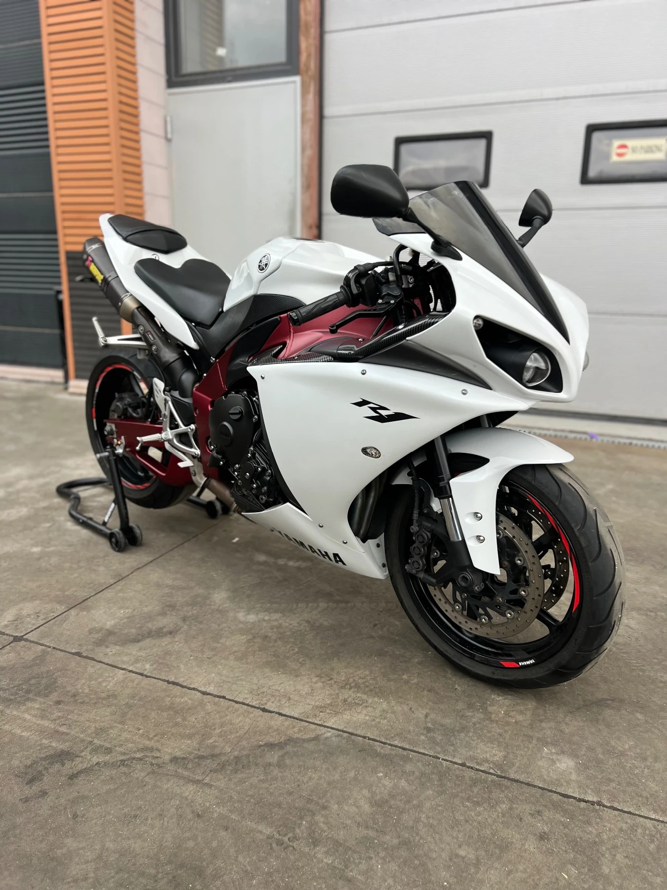 Yamaha YZF-R1 R1 BIG BANG Akrapovic, снимка 4 - Мотоциклети и мототехника - 53999769