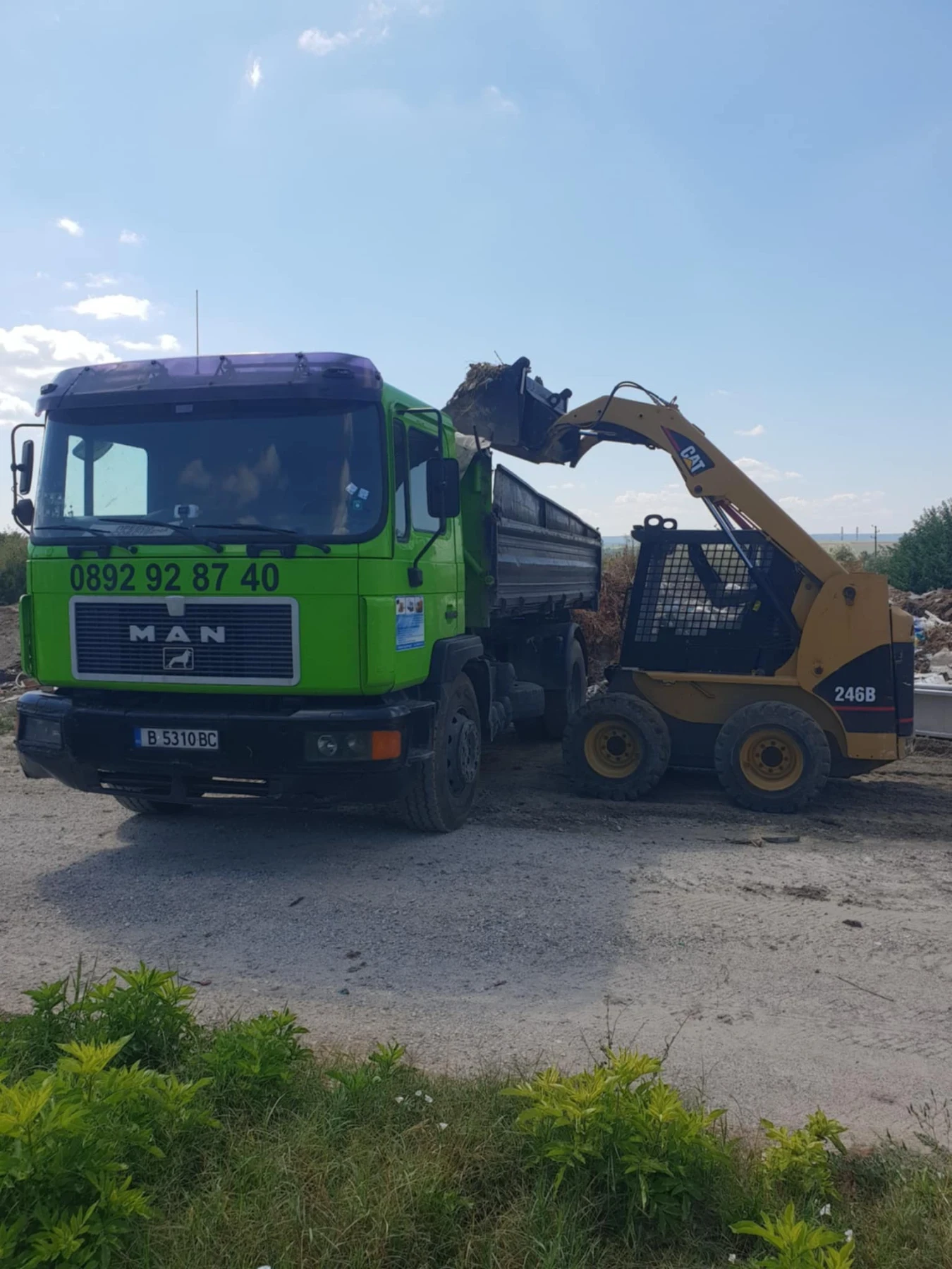 Мини челни товарачи Cat CATERPILLAR 246 B - изображение 5