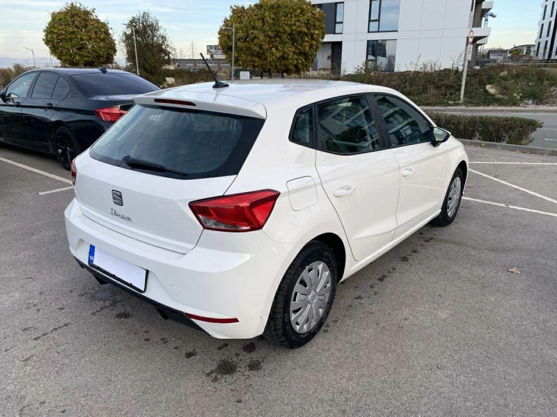 Seat Ibiza 25000 km, снимка 5 - Автомобили и джипове - 52401128