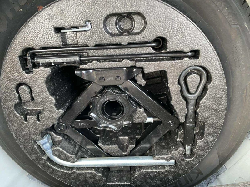 Seat Ibiza 25000 km, снимка 8 - Автомобили и джипове - 52401128