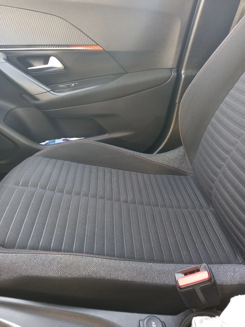 Peugeot 2008, снимка 9 - Автомобили и джипове - 52547005