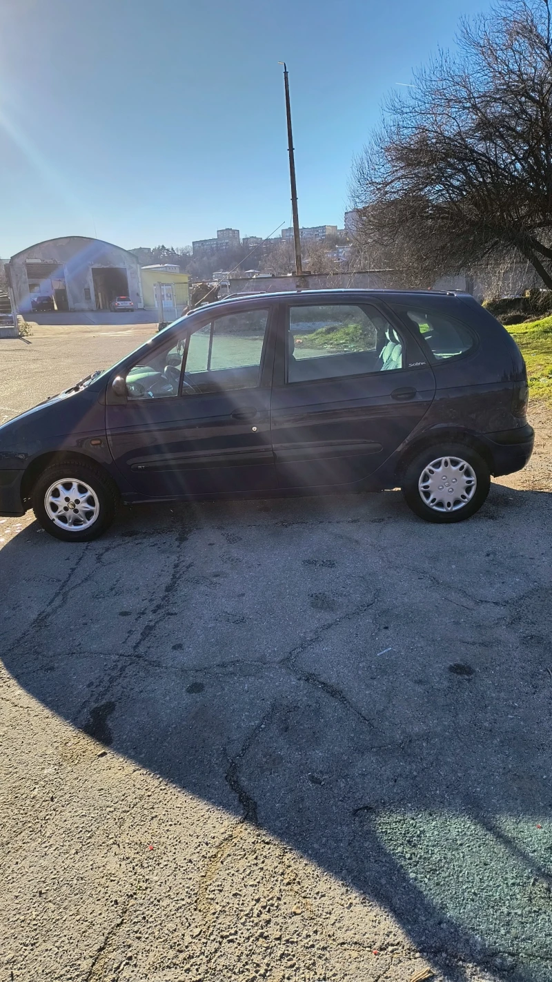 Renault Scenic, снимка 2 - Автомобили и джипове - 52929152